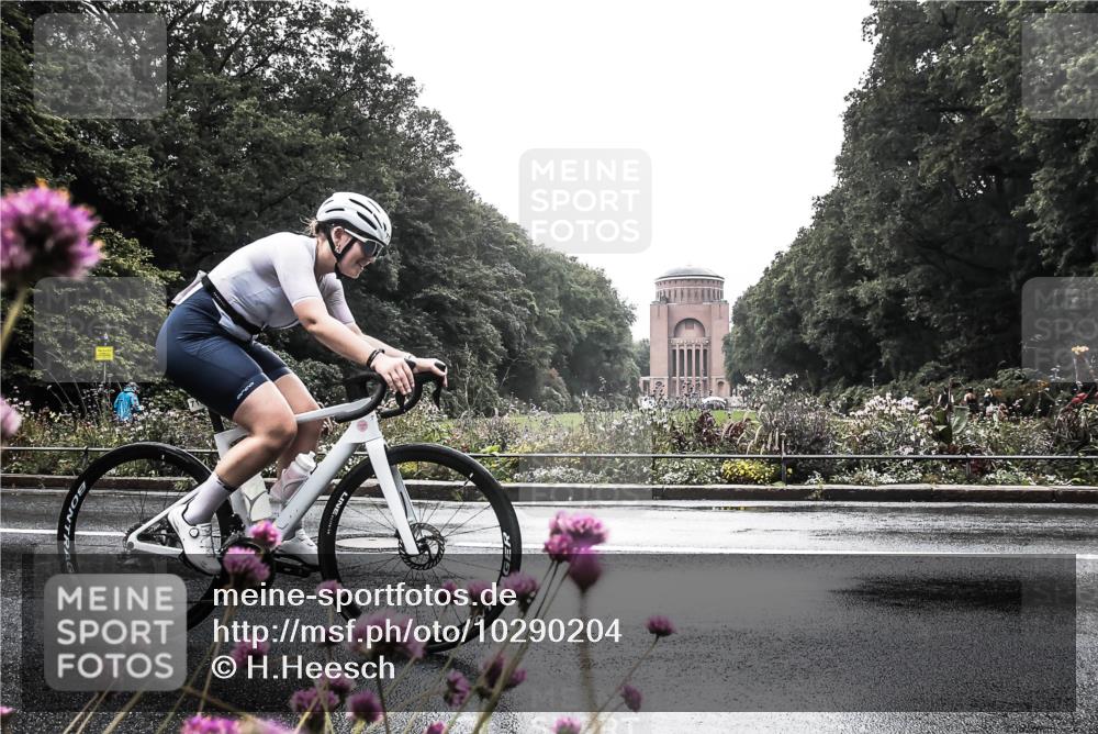 13.09.2026 - Stadtparktriathlon H.Heesch http://msf.ph/oto/10290204 13.09.2026 11:52:27 Radfahren 716, 806, 928 meine-sportfotos.de