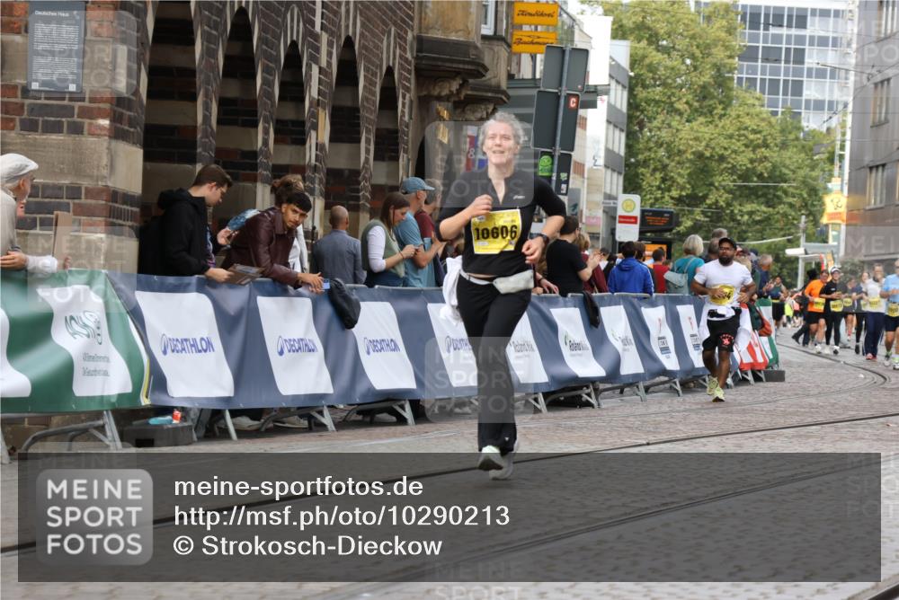 13.09.2026 - 21. swb-Marathon Bremen Strokosch-Dieckow http://msf.ph/oto/10290213 13.09.2026 11:15:30 Ziel 10325, 11424, 11694, 11810, 11990, 12110, 12333, 10572, 10900, 11504, 12137 meine-sportfotos.de