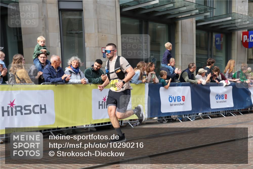 13.09.2026 - 21. swb-Marathon Bremen Strokosch-Dieckow http://msf.ph/oto/10290216 13.09.2026 10:45:15 Ziel 10318, 10352, 10398, 10464, 10536, 10541, 10583, 10987, 11063, 11088, 11209, 11232, 11478, 11559, 11749, 11835, 11845, 12087, 12290, 12355, 12475, 12534, 13532, 13595, 13628, 10096, 10143, 10214, 10398, 10735, 10866, 11020, 11396, 11695, 12054, 13591 meine-sportfotos.de
