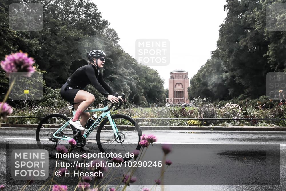 13.09.2026 - Stadtparktriathlon H.Heesch http://msf.ph/oto/10290246 13.09.2026 13:01:05 Radfahren 1298, 1321 meine-sportfotos.de
