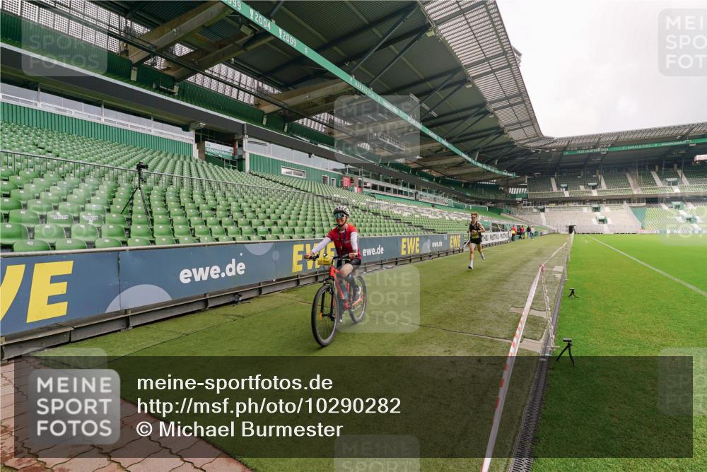 13.09.2026 - 21. swb-Marathon Bremen Michael Burmester http://msf.ph/oto/10290282 13.09.2026 10:14:50 Laufen im Stadion 13525, 13627 meine-sportfotos.de
