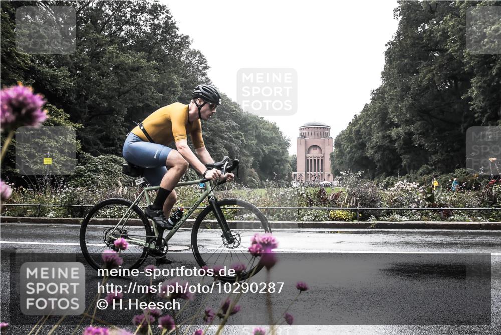 13.09.2026 - Stadtparktriathlon H.Heesch http://msf.ph/oto/10290287 13.09.2026 11:52:54 Radfahren 829, 887 meine-sportfotos.de