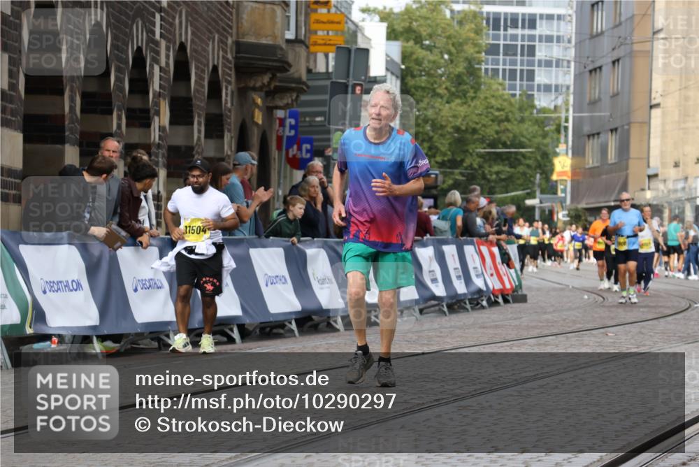 13.09.2026 - 21. swb-Marathon Bremen Strokosch-Dieckow http://msf.ph/oto/10290297 13.09.2026 11:15:36 Ziel 10606, 11424, 11694, 11990, 10572, 10900, 11307, 11778, 11897, 12137 meine-sportfotos.de