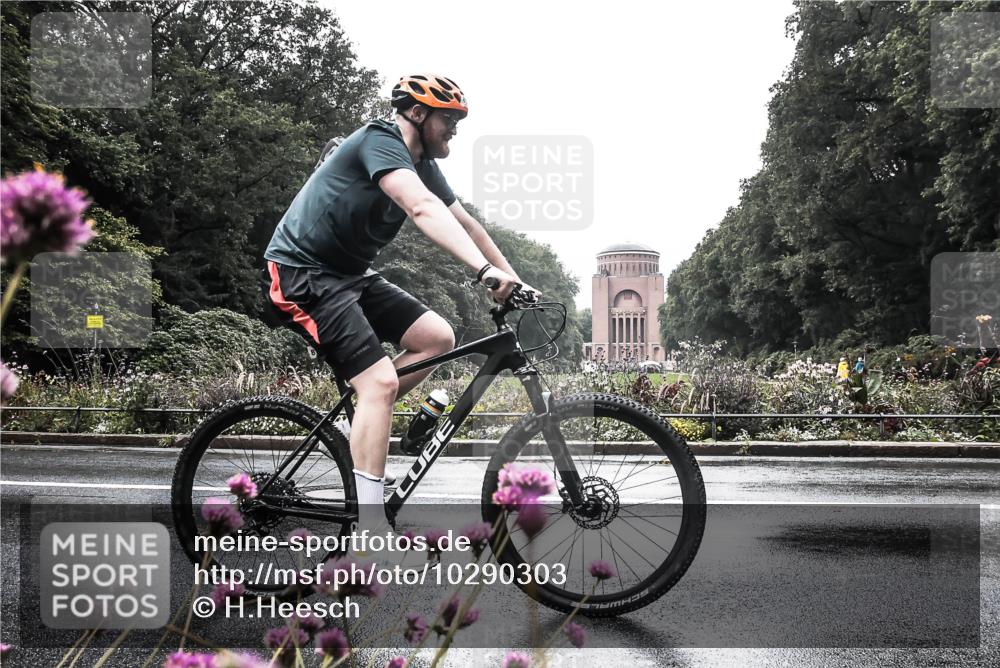 13.09.2026 - Stadtparktriathlon H.Heesch http://msf.ph/oto/10290303 13.09.2026 11:52:59 Radfahren 758, 852, 854, 887 meine-sportfotos.de
