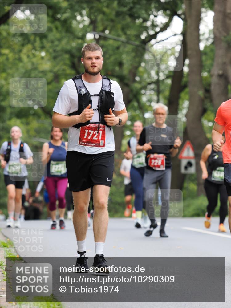 13.09.2026 - 21. swb-Marathon Bremen TobiasT http://msf.ph/oto/10290309 13.09.2026 12:30:55 Laufen 1721, 2, 228 meine-sportfotos.de