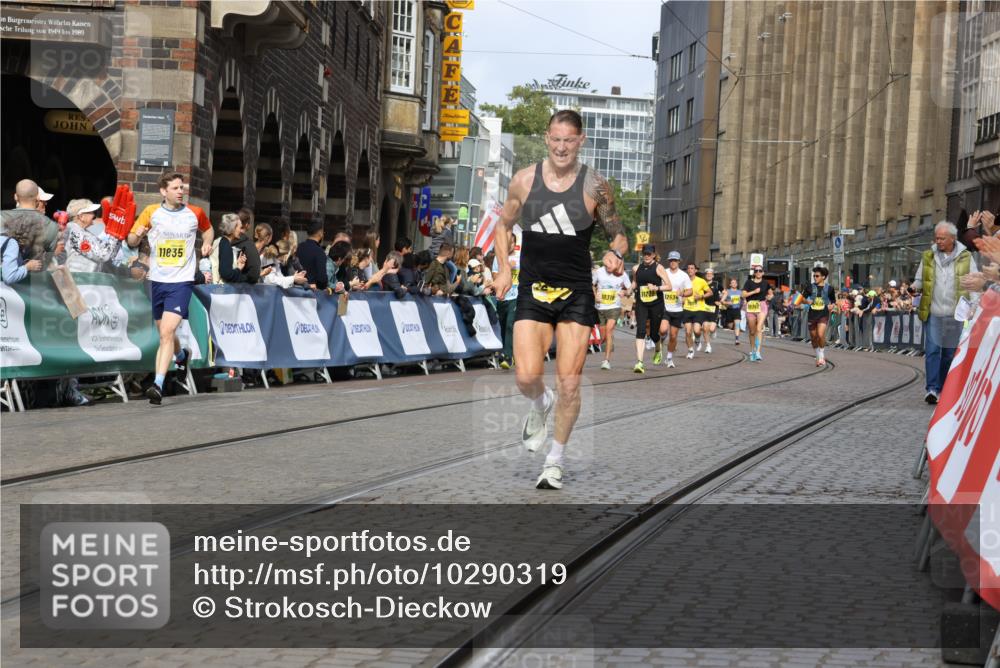 13.09.2026 - 21. swb-Marathon Bremen Strokosch-Dieckow http://msf.ph/oto/10290319 13.09.2026 10:45:31 Ziel 10096, 10143, 10214, 10398, 10866, 11020, 11396, 11695, 12054, 12475, 13591, 10464, 10541, 10583, 10987, 11015, 11063, 11279, 11559, 11845, 12087, 12290, 12355, 13532, 13595, 13628 meine-sportfotos.de