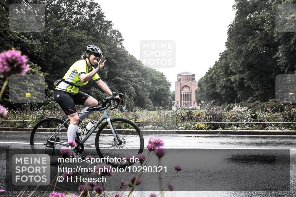 13.09.2026 - Stadtparktriathlon H.Heesch http://msf.ph/oto/10290321 13.09.2026 11:53:09 Radfahren 720, 839, 844 meine-sportfotos.de
