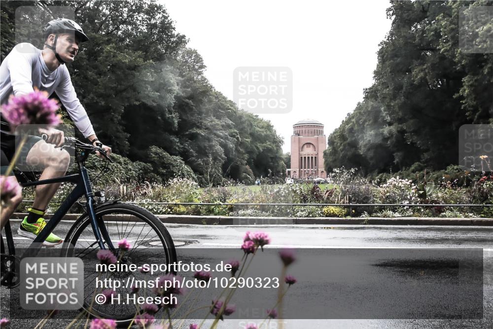 13.09.2026 - Stadtparktriathlon H.Heesch http://msf.ph/oto/10290323 13.09.2026 13:01:27 Radfahren 1384, 1404 meine-sportfotos.de