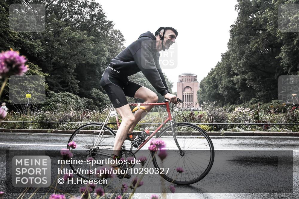 13.09.2026 - Stadtparktriathlon H.Heesch http://msf.ph/oto/10290327 13.09.2026 11:53:11 Radfahren 720, 839, 844 meine-sportfotos.de