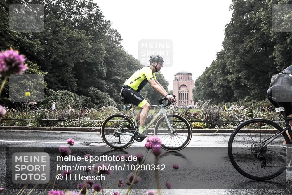 13.09.2026 - Stadtparktriathlon H.Heesch http://msf.ph/oto/10290342 13.09.2026 11:53:16 Radfahren 798, 839, 866 meine-sportfotos.de