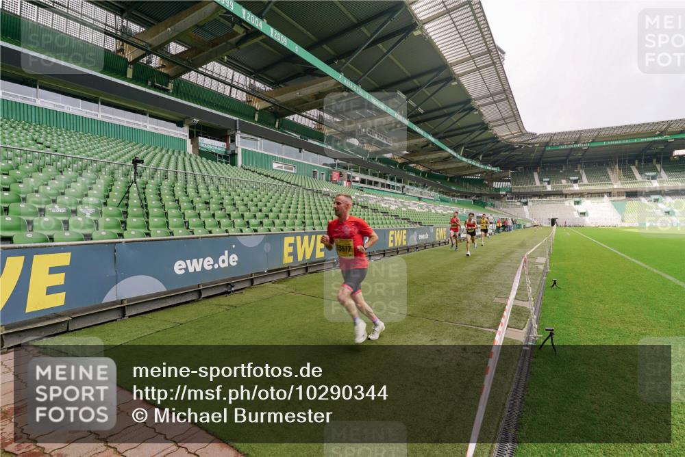 13.09.2026 - 21. swb-Marathon Bremen Michael Burmester http://msf.ph/oto/10290344 13.09.2026 10:16:09 Laufen im Stadion 10597, 12272, 13501, 13515, 13517, 13525, 13542, 13547, 13567, 13623, 13627, 13635 meine-sportfotos.de