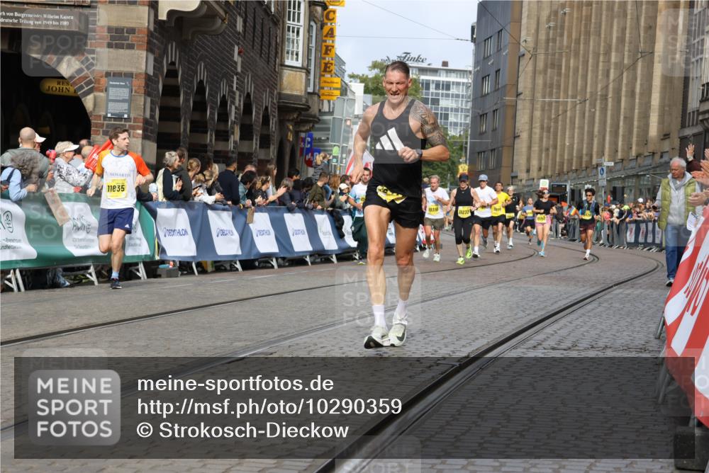 13.09.2026 - 21. swb-Marathon Bremen Strokosch-Dieckow http://msf.ph/oto/10290359 13.09.2026 10:45:31 Ziel 10096, 10143, 10214, 10398, 10866, 11020, 11396, 11695, 12054, 12475, 13591, 10464, 10541, 10583, 10987, 11015, 11063, 11279, 11559, 11845, 12087, 12290, 12355, 13532, 13595, 13628 meine-sportfotos.de