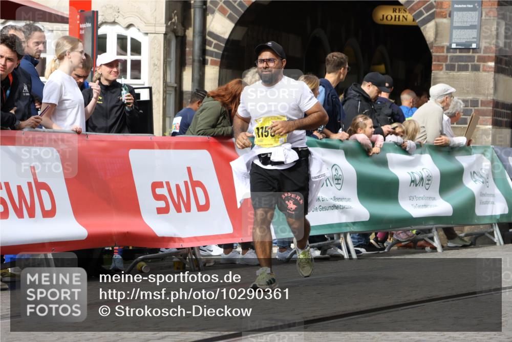 13.09.2026 - 21. swb-Marathon Bremen Strokosch-Dieckow http://msf.ph/oto/10290361 13.09.2026 11:15:41 Ziel 10606, 11424, 10474, 10572, 10900, 11307, 11778, 11897, 11940 meine-sportfotos.de
