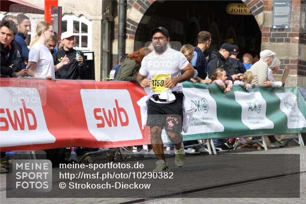 13.09.2026 - 21. swb-Marathon Bremen Strokosch-Dieckow http://msf.ph/oto/10290382 13.09.2026 11:15:41 Ziel 10606, 11424, 10474, 10572, 10900, 11307, 11778, 11897, 11940 meine-sportfotos.de
