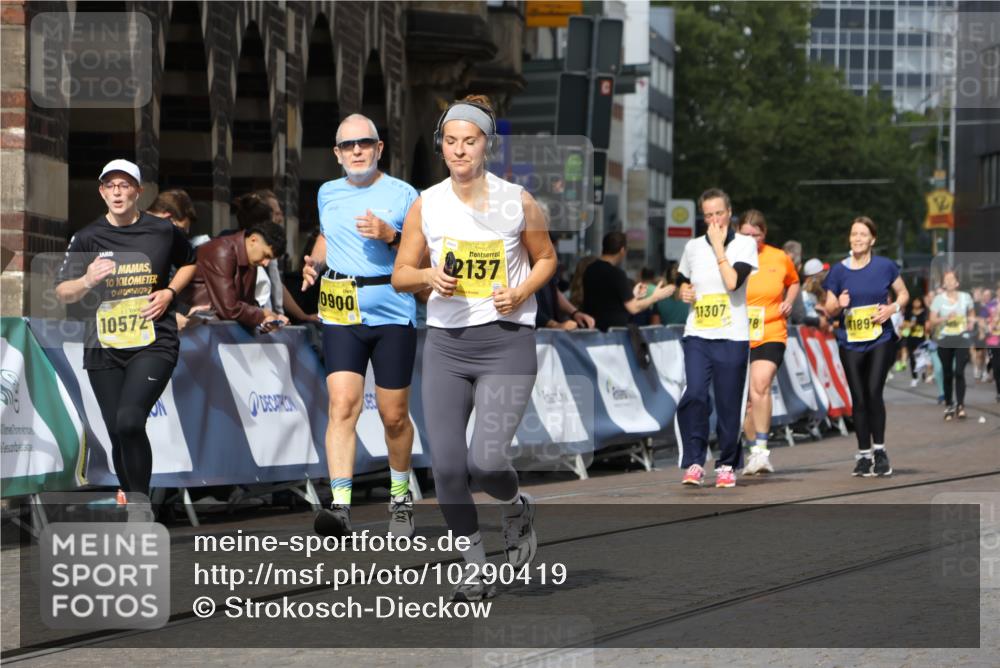 13.09.2026 - 21. swb-Marathon Bremen Strokosch-Dieckow http://msf.ph/oto/10290419 13.09.2026 11:15:50 Ziel 10606, 11504, 10474, 10665, 11217, 11549, 11613, 11940, 12046, 12306 meine-sportfotos.de