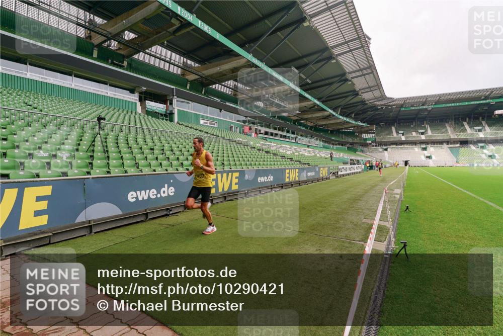13.09.2026 - 21. swb-Marathon Bremen Michael Burmester http://msf.ph/oto/10290421 13.09.2026 10:17:10 Laufen im Stadion 10597, 12272, 12458, 13501, 13504, 13510, 13515, 13517, 13522, 13542, 13547, 13561, 13567, 13569, 13576, 13579, 13603, 13604, 13623, 13630, 13635 meine-sportfotos.de