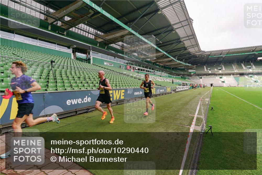 13.09.2026 - 21. swb-Marathon Bremen Michael Burmester http://msf.ph/oto/10290440 13.09.2026 10:17:31 Laufen im Stadion 10597, 12272, 12457, 12458, 13501, 13504, 13510, 13515, 13517, 13522, 13542, 13547, 13554, 13561, 13567, 13569, 13571, 13572, 13576, 13579, 13602, 13603, 13604, 13623, 13630, 13635, 13643 meine-sportfotos.de