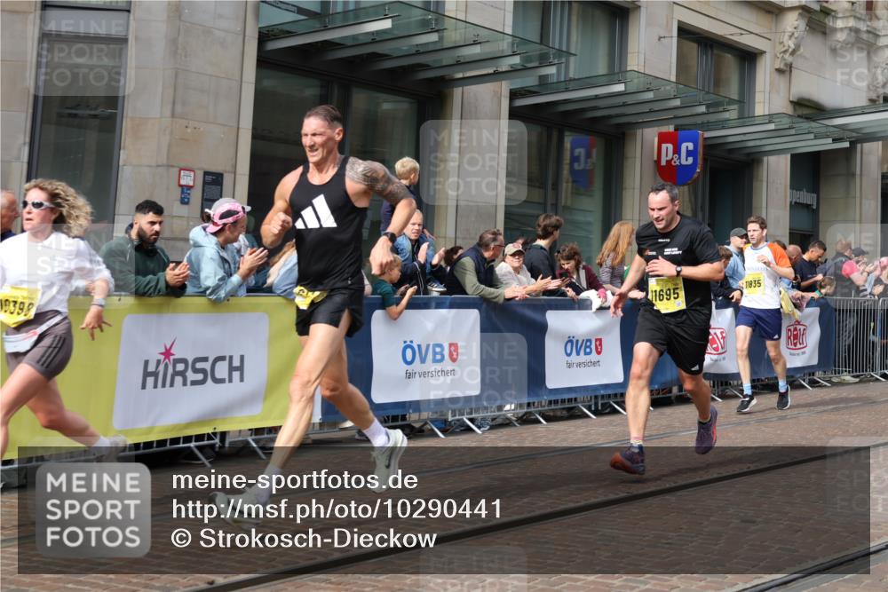 13.09.2026 - 21. swb-Marathon Bremen Strokosch-Dieckow http://msf.ph/oto/10290441 13.09.2026 10:45:18 Ziel 10318, 10352, 10464, 10536, 10541, 10583, 10987, 11015, 11063, 11088, 11209, 11232, 11279, 11478, 11559, 11749, 11762, 11835, 11845, 12087, 12290, 12355, 12534, 13532, 13595, 13628, 10096, 10143, 10214, 10398, 10735, 10866, 11020, 11396, 11695, 12054, 12475, 13591 meine-sportfotos.de