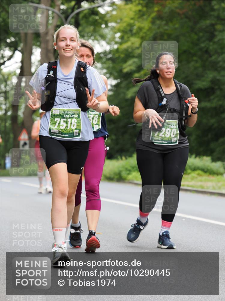 13.09.2026 - 21. swb-Marathon Bremen TobiasT http://msf.ph/oto/10290445 13.09.2026 12:31:08 Laufen 7516, 5586, 21, 36, 290 meine-sportfotos.de