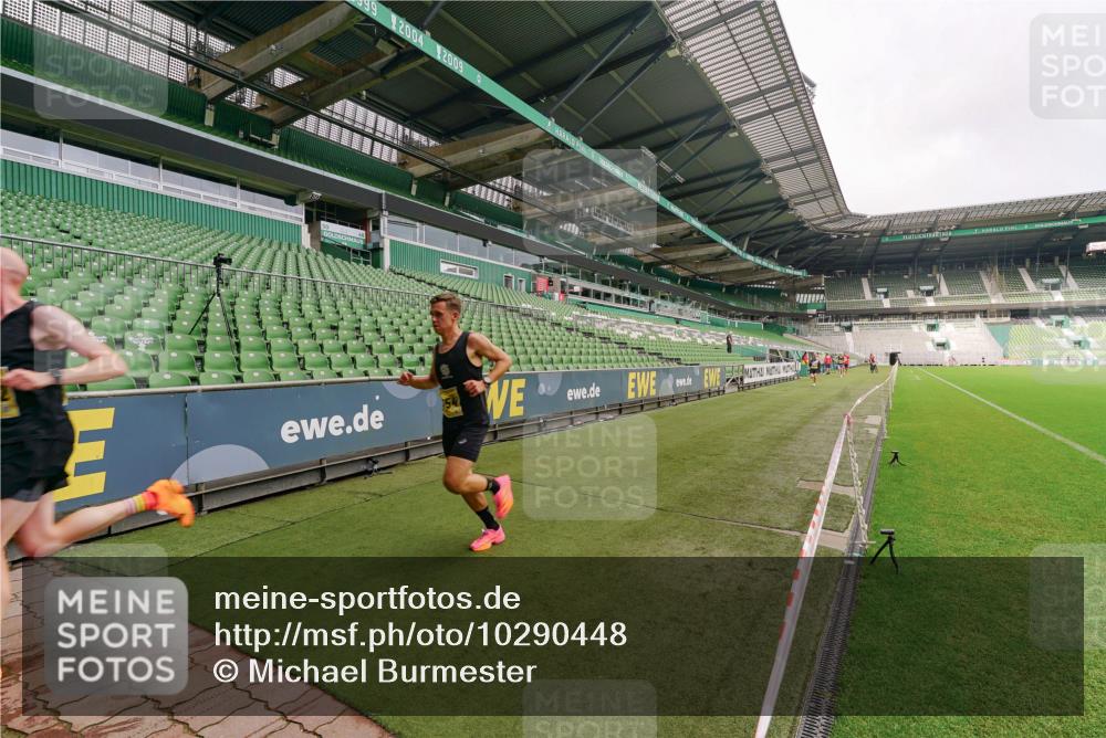 13.09.2026 - 21. swb-Marathon Bremen Michael Burmester http://msf.ph/oto/10290448 13.09.2026 10:17:32 Laufen im Stadion 10597, 12272, 12457, 12458, 13501, 13504, 13510, 13515, 13517, 13522, 13542, 13547, 13554, 13561, 13567, 13569, 13571, 13572, 13576, 13579, 13602, 13603, 13604, 13623, 13630, 13635, 13643 meine-sportfotos.de