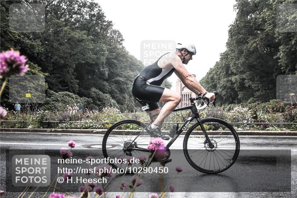 13.09.2026 - Stadtparktriathlon H.Heesch http://msf.ph/oto/10290450 13.09.2026 11:54:05 Radfahren 762, 835, 871 meine-sportfotos.de