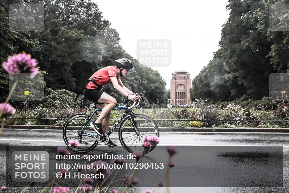 13.09.2026 - Stadtparktriathlon H.Heesch http://msf.ph/oto/10290453 13.09.2026 13:02:08 Radfahren 1217, 1373, 1411, 1425 meine-sportfotos.de