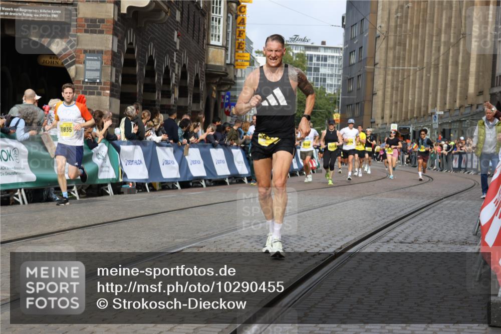 13.09.2026 - 21. swb-Marathon Bremen Strokosch-Dieckow http://msf.ph/oto/10290455 13.09.2026 10:45:31 Ziel 10096, 10143, 10214, 10398, 10866, 11020, 11396, 11695, 12054, 12475, 13591, 10464, 10541, 10583, 10987, 11015, 11063, 11279, 11559, 11845, 12087, 12290, 12355, 13532, 13595, 13628 meine-sportfotos.de