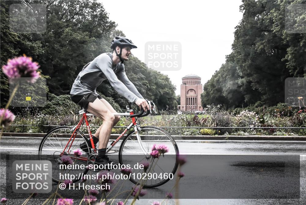 13.09.2026 - Stadtparktriathlon H.Heesch http://msf.ph/oto/10290460 13.09.2026 13:02:08 Radfahren 1217, 1373, 1411, 1425 meine-sportfotos.de