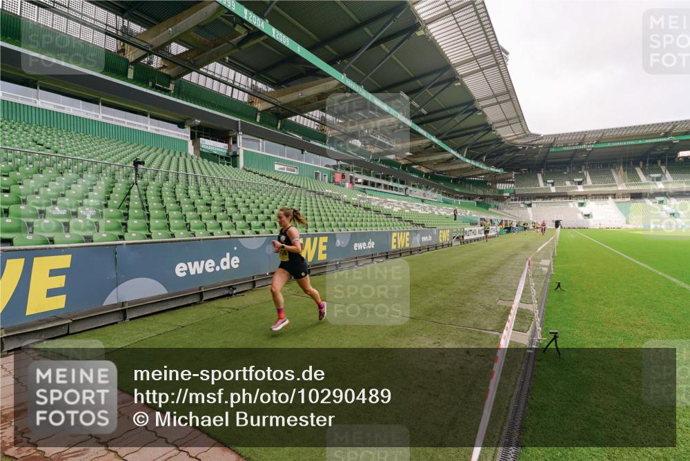 13.09.2026 - 21. swb-Marathon Bremen Michael Burmester http://msf.ph/oto/10290489 13.09.2026 10:17:50 Laufen im Stadion 10597, 12272, 12457, 12458, 13501, 13504, 13510, 13515, 13517, 13522, 13533, 13536, 13542, 13543, 13554, 13561, 13567, 13569, 13571, 13572, 13576, 13579, 13582, 13602, 13603, 13604, 13623, 13630, 13635, 13643 meine-sportfotos.de