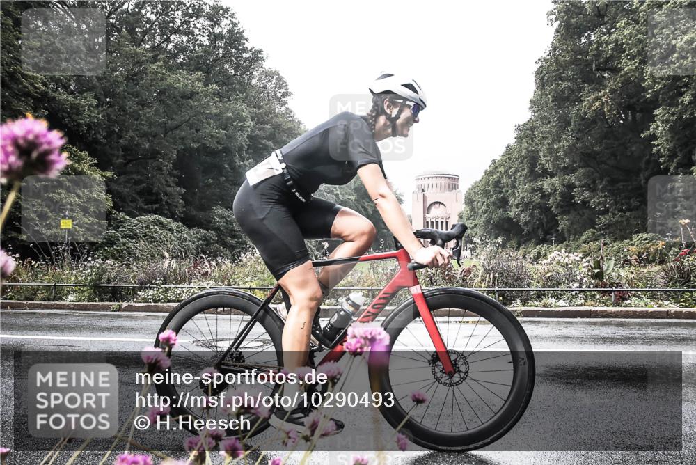 13.09.2026 - Stadtparktriathlon H.Heesch http://msf.ph/oto/10290493 13.09.2026 11:54:25 Radfahren 789, 824, 885, 933 meine-sportfotos.de