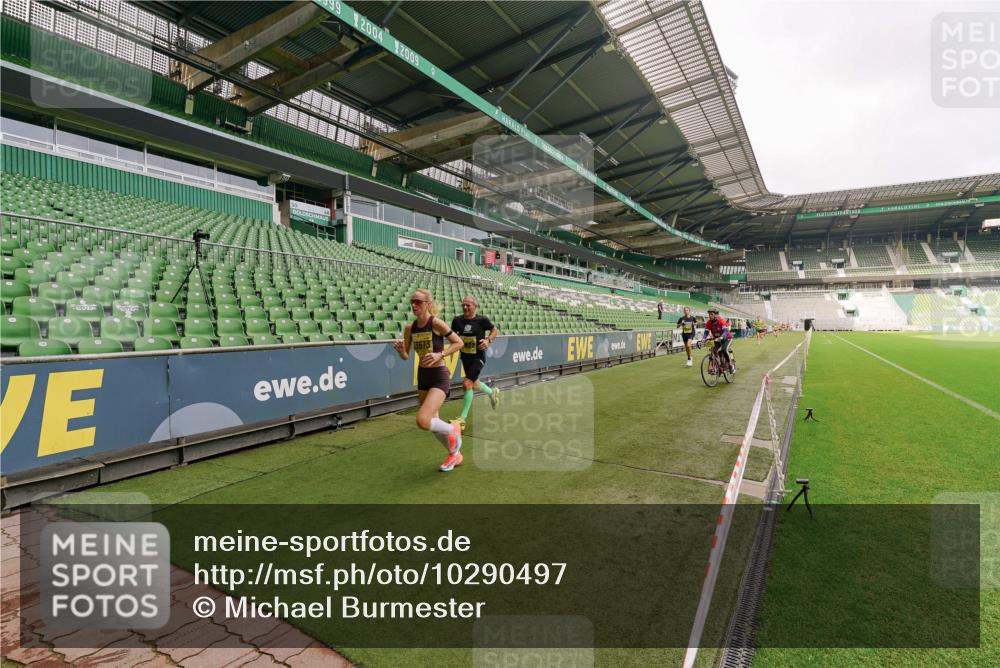 13.09.2026 - 21. swb-Marathon Bremen Michael Burmester http://msf.ph/oto/10290497 13.09.2026 10:18:00 Laufen im Stadion 12457, 12458, 13501, 13504, 13510, 13517, 13522, 13533, 13536, 13542, 13543, 13554, 13561, 13564, 13569, 13571, 13572, 13573, 13576, 13579, 13582, 13602, 13603, 13604, 13623, 13630, 13632, 13638, 13639, 13643, 13525 meine-sportfotos.de