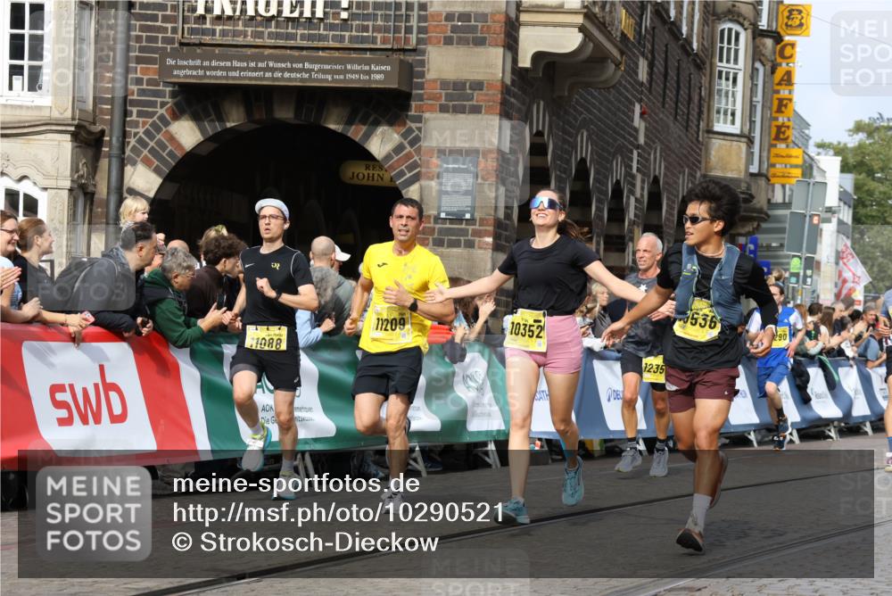 13.09.2026 - 21. swb-Marathon Bremen Strokosch-Dieckow http://msf.ph/oto/10290521 13.09.2026 10:45:39 Ziel 10143, 10318, 10398, 10866, 11020, 11232, 11396, 11478, 11695, 11835, 12054, 12475, 12534, 10436, 10464, 10987, 11015, 11063, 11279, 11559, 11762, 11845, 12033, 12069, 12087, 13595 meine-sportfotos.de