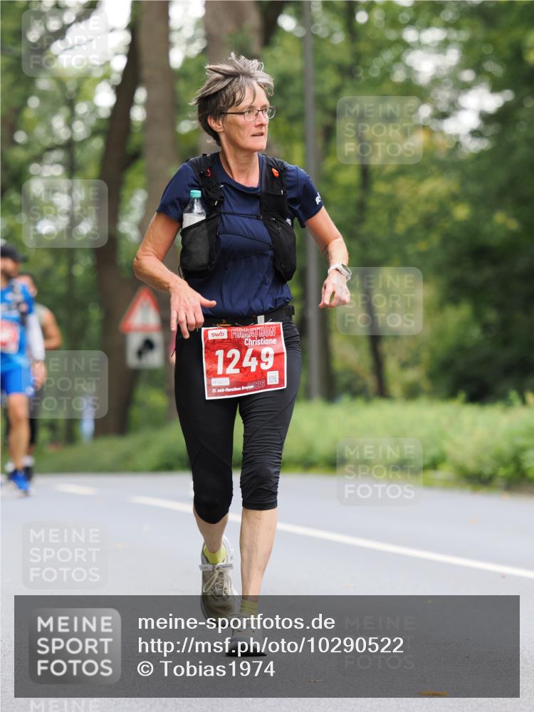 13.09.2026 - 21. swb-Marathon Bremen TobiasT http://msf.ph/oto/10290522 13.09.2026 12:31:22 Laufen 1249, 26, 0205, 21 meine-sportfotos.de