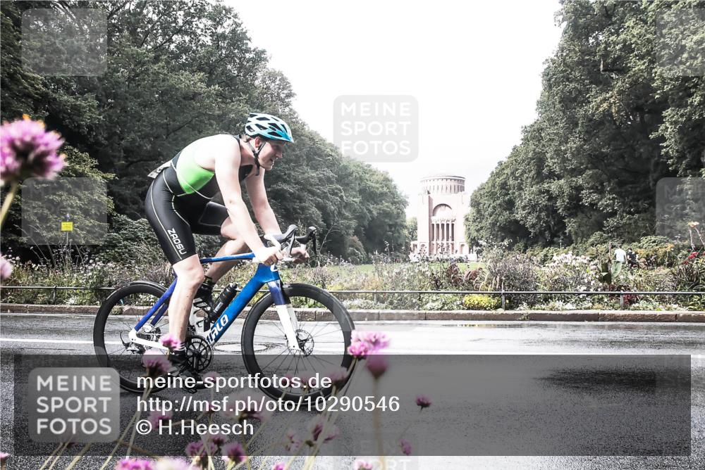 13.09.2026 - Stadtparktriathlon H.Heesch http://msf.ph/oto/10290546 13.09.2026 11:54:50 Radfahren 731, 860, 869, 935 meine-sportfotos.de