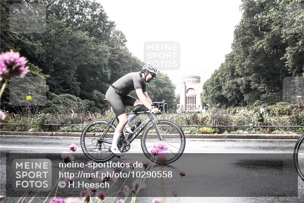 13.09.2026 - Stadtparktriathlon H.Heesch http://msf.ph/oto/10290558 13.09.2026 11:54:51 Radfahren 731, 860, 869, 935 meine-sportfotos.de