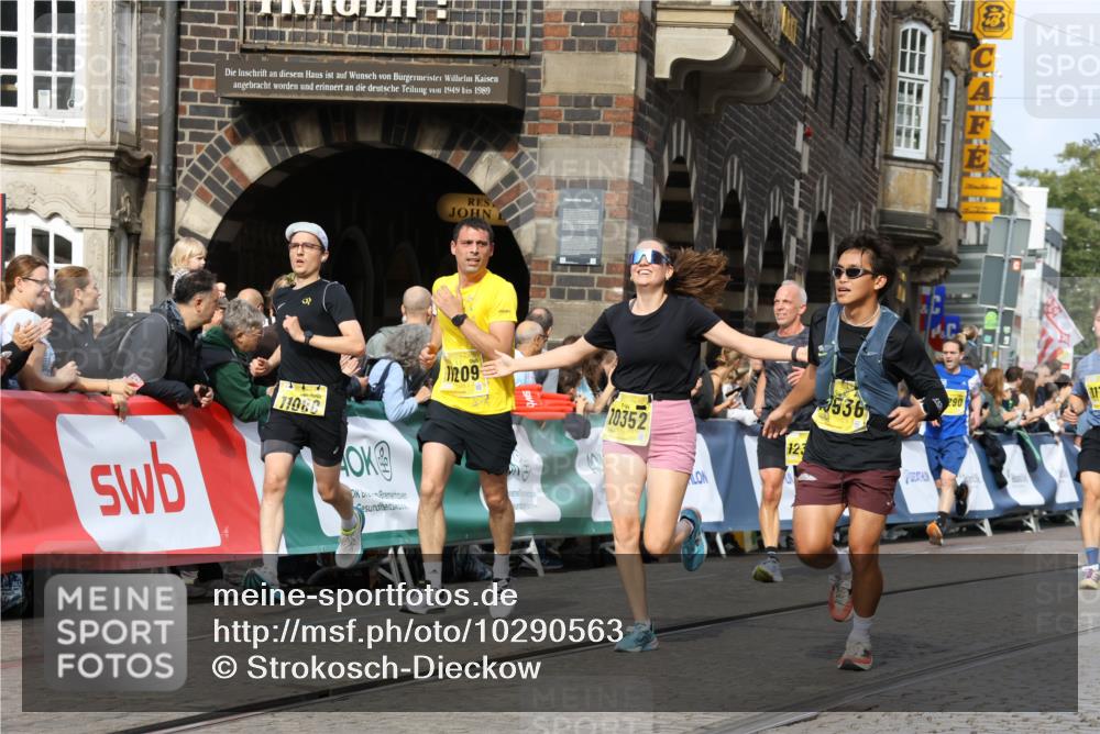 13.09.2026 - 21. swb-Marathon Bremen Strokosch-Dieckow http://msf.ph/oto/10290563 13.09.2026 10:45:40 Ziel 10143, 10318, 10352, 10398, 10536, 10866, 11020, 11088, 11232, 11396, 11478, 11695, 11835, 12054, 12475, 12534, 10436, 10464, 10987, 11015, 11279, 11559, 11762, 11845, 12033, 12069, 12087, 13595 meine-sportfotos.de
