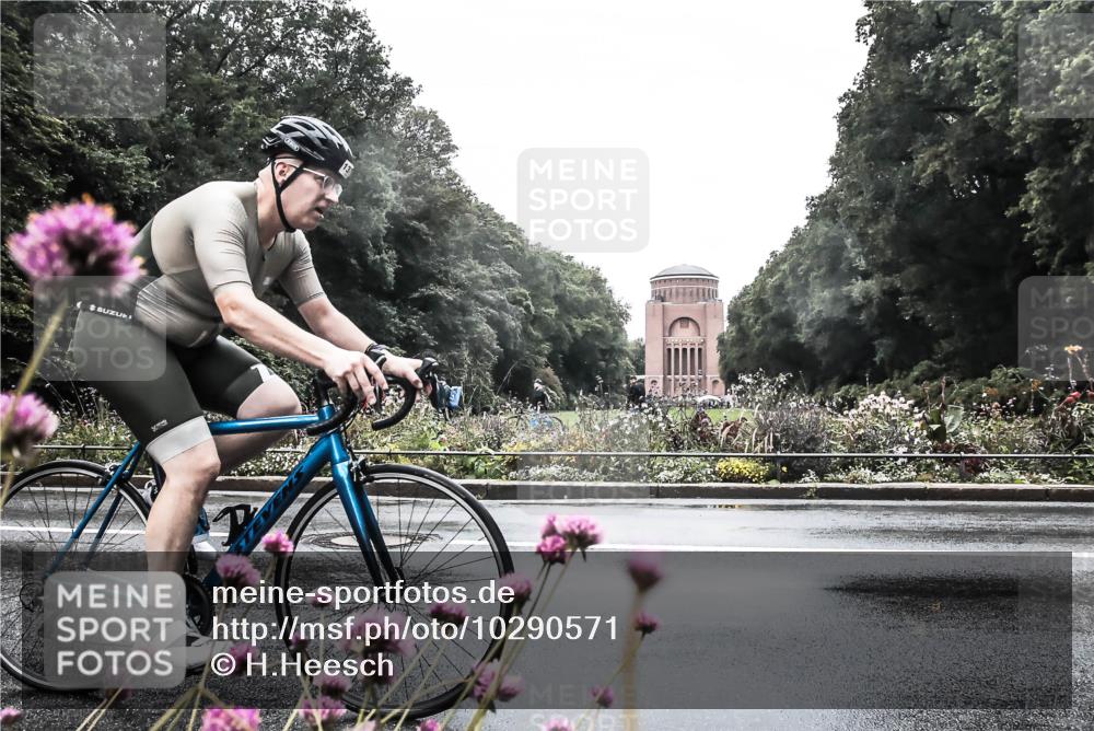 13.09.2026 - Stadtparktriathlon H.Heesch http://msf.ph/oto/10290571 13.09.2026 13:02:48 Radfahren 1375, 1405 meine-sportfotos.de