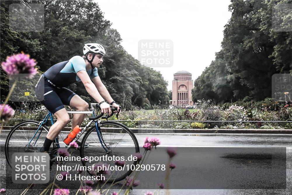 13.09.2026 - Stadtparktriathlon H.Heesch http://msf.ph/oto/10290578 13.09.2026 13:02:58 Radfahren 1366, 1417 meine-sportfotos.de