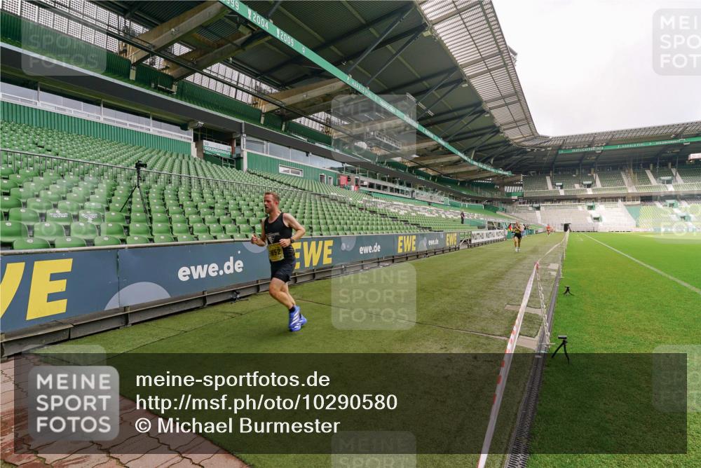 13.09.2026 - 21. swb-Marathon Bremen Michael Burmester http://msf.ph/oto/10290580 13.09.2026 10:18:33 Laufen im Stadion 10475, 11481, 11652, 12457, 12458, 13504, 13522, 13533, 13534, 13536, 13543, 13550, 13554, 13561, 13564, 13569, 13571, 13572, 13573, 13576, 13581, 13582, 13599, 13602, 13603, 13604, 13618, 13622, 13630, 13632, 13638, 13639, 13643, 13525, 13627 meine-sportfotos.de