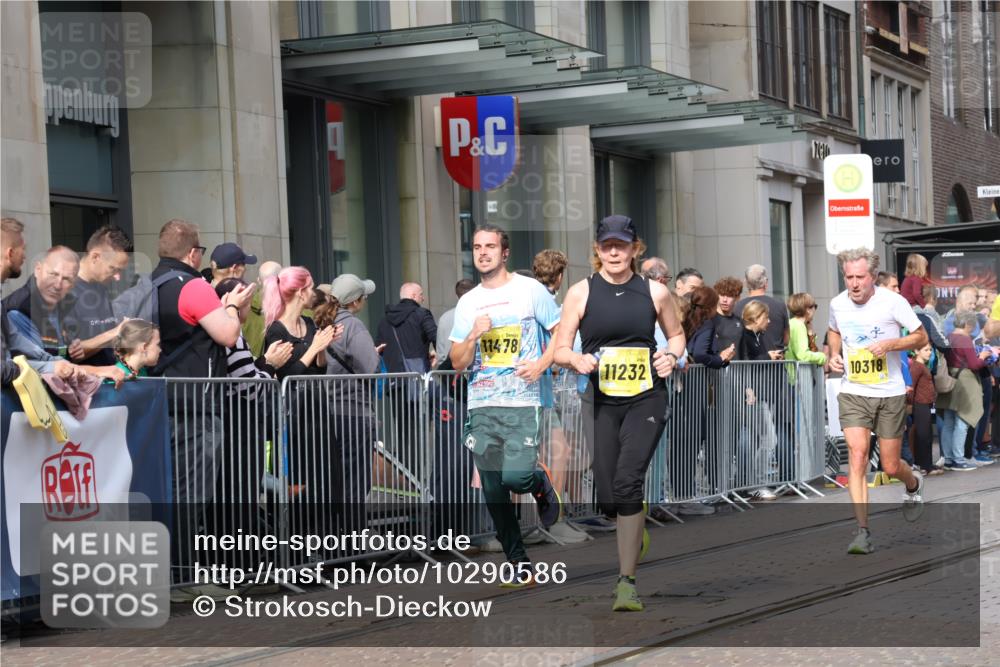 13.09.2026 - 21. swb-Marathon Bremen Strokosch-Dieckow http://msf.ph/oto/10290586 13.09.2026 10:45:20 Ziel 10318, 10352, 10464, 10536, 10541, 10583, 10987, 11015, 11063, 11088, 11209, 11232, 11279, 11478, 11559, 11749, 11762, 11845, 12087, 12290, 12355, 12534, 13532, 13595, 13628, 10096, 10143, 10214, 10398, 10866, 11020, 11396, 11478, 11695, 11835, 12054, 12475, 13591 meine-sportfotos.de
