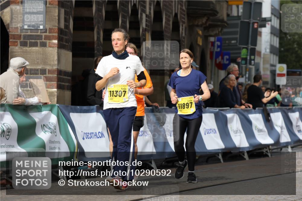 13.09.2026 - 21. swb-Marathon Bremen Strokosch-Dieckow http://msf.ph/oto/10290592 13.09.2026 11:15:54 Ziel 10572, 11504, 12137, 10474, 10665, 11217, 11549, 11613, 11768, 12046, 12306 meine-sportfotos.de
