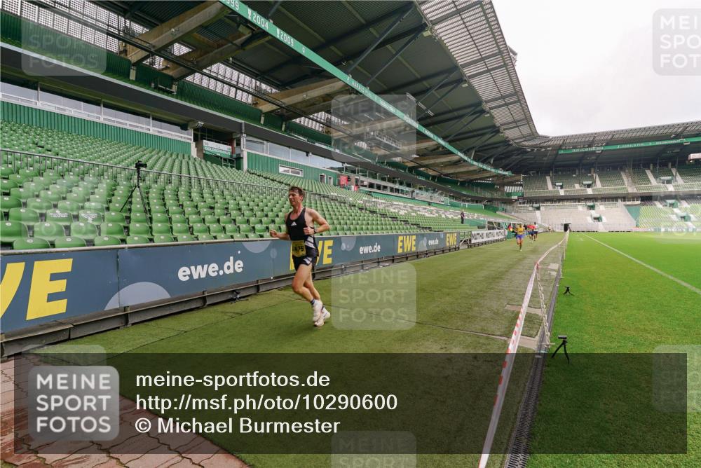 13.09.2026 - 21. swb-Marathon Bremen Michael Burmester http://msf.ph/oto/10290600 13.09.2026 10:18:47 Laufen im Stadion 10366, 10475, 11481, 11652, 12457, 12458, 13504, 13522, 13530, 13533, 13534, 13536, 13541, 13543, 13550, 13554, 13561, 13564, 13569, 13571, 13572, 13573, 13581, 13582, 13599, 13602, 13603, 13604, 13618, 13622, 13630, 13632, 13638, 13639, 13643, 13525, 13627 meine-sportfotos.de