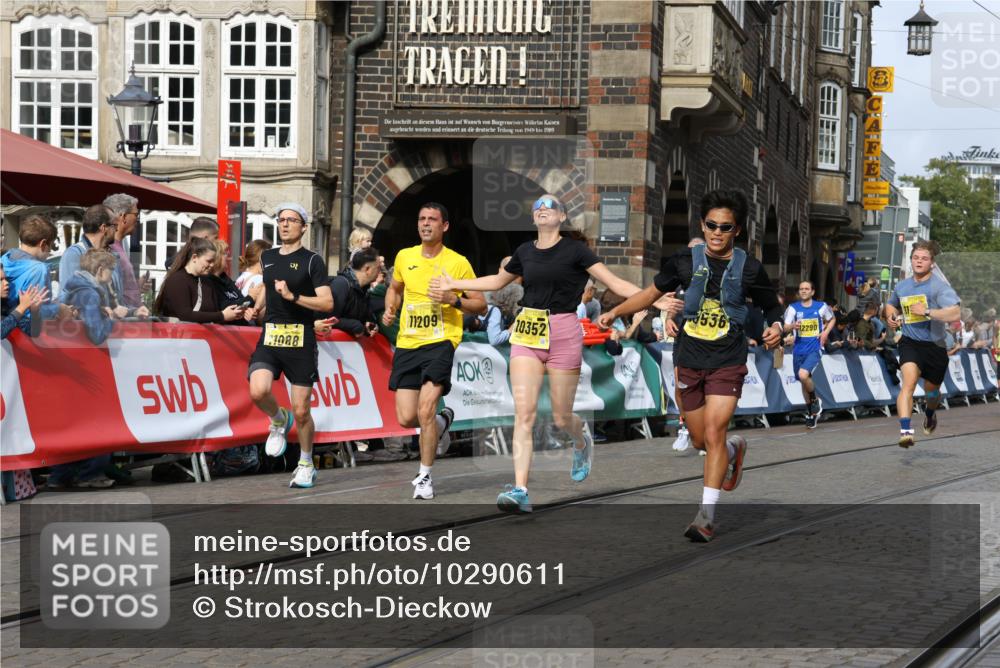 13.09.2026 - 21. swb-Marathon Bremen Strokosch-Dieckow http://msf.ph/oto/10290611 13.09.2026 10:45:40 Ziel 10143, 10318, 10352, 10398, 10536, 10866, 11020, 11088, 11232, 11396, 11478, 11695, 11835, 12054, 12475, 12534, 10436, 10464, 10987, 11015, 11279, 11559, 11762, 11845, 12033, 12069, 12087, 13595 meine-sportfotos.de