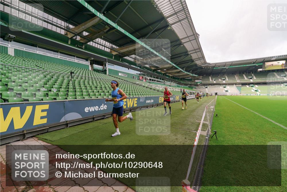 13.09.2026 - 21. swb-Marathon Bremen Michael Burmester http://msf.ph/oto/10290648 13.09.2026 10:19:28 Laufen im Stadion 10366, 10475, 11197, 11418, 11481, 11652, 12358, 12413, 12457, 13530, 13533, 13534, 13536, 13540, 13541, 13543, 13550, 13554, 13560, 13564, 13571, 13572, 13573, 13581, 13582, 13599, 13601, 13602, 13605, 13610, 13618, 13622, 13632, 13638, 13639, 13643, 10597, 12272, 13501, 13515, 13517, 13525, 13547, 13567, 13627, 13635 meine-sportfotos.de
