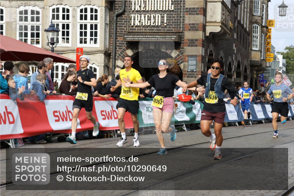 13.09.2026 - 21. swb-Marathon Bremen Strokosch-Dieckow http://msf.ph/oto/10290649 13.09.2026 10:45:40 Ziel 10143, 10318, 10352, 10398, 10536, 10866, 11020, 11088, 11232, 11396, 11478, 11695, 11835, 12054, 12475, 12534, 10436, 10464, 10987, 11015, 11279, 11559, 11762, 11845, 12033, 12069, 12087, 13595 meine-sportfotos.de