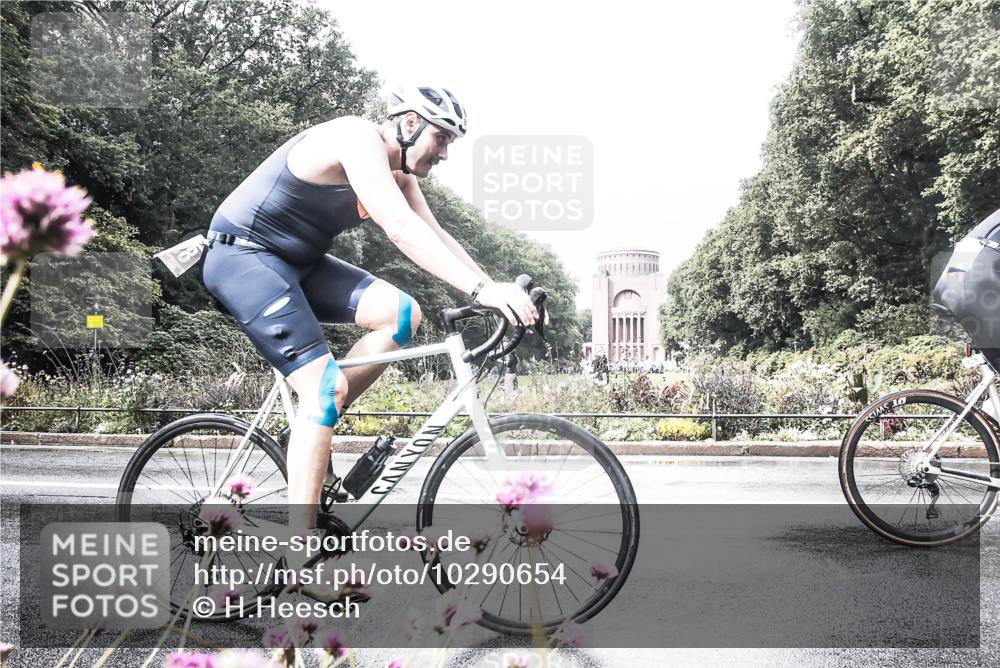 13.09.2026 - Stadtparktriathlon H.Heesch http://msf.ph/oto/10290654 13.09.2026 11:55:27 Radfahren 831, 867, 925 meine-sportfotos.de