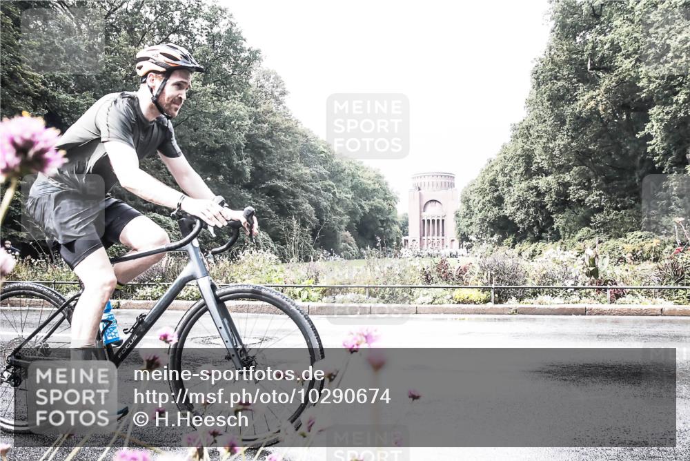 13.09.2026 - Stadtparktriathlon H.Heesch http://msf.ph/oto/10290674 13.09.2026 11:55:43 Radfahren 786, 862, 873, 892 meine-sportfotos.de