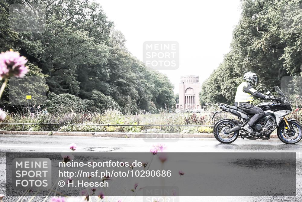 13.09.2026 - Stadtparktriathlon H.Heesch http://msf.ph/oto/10290686 13.09.2026 11:55:47 Radfahren 786, 862, 932 meine-sportfotos.de