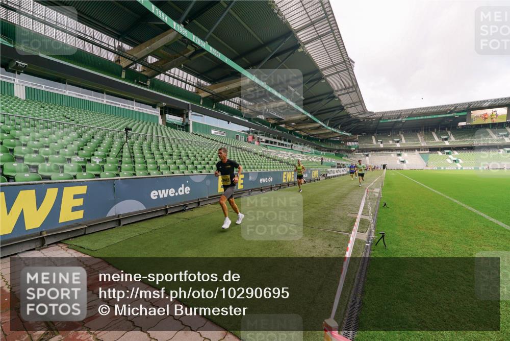 13.09.2026 - 21. swb-Marathon Bremen Michael Burmester http://msf.ph/oto/10290695 13.09.2026 10:19:38 Laufen im Stadion 10366, 10475, 10994, 11176, 11197, 11418, 11481, 11512, 11652, 12358, 12413, 13505, 13530, 13533, 13534, 13536, 13540, 13541, 13543, 13550, 13558, 13560, 13564, 13573, 13581, 13582, 13588, 13599, 13601, 13605, 13610, 13618, 13622, 13632, 13633, 13638, 13639, 13643, 10597, 12272, 13501, 13515, 13517, 13525, 13542, 13547, 13567, 13579, 13623, 13627, 13635 meine-sportfotos.de