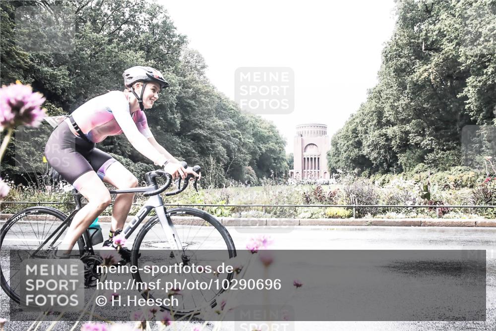 13.09.2026 - Stadtparktriathlon H.Heesch http://msf.ph/oto/10290696 13.09.2026 11:55:56 Radfahren 739, 865 meine-sportfotos.de
